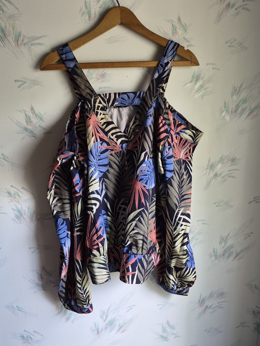 Bebe Navy Palm Print Cold Shoulder Top Long Sleeve Size XL
